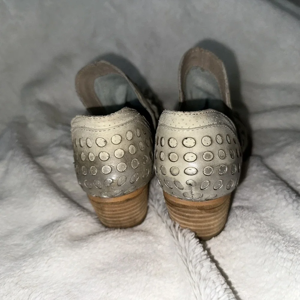 Rebels 6.5 Western Cutout Low Heel Leather Bootie Silver Ivory Festival Boho‎